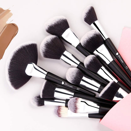 Professional Makeup Brush Set 32Pcs Makeup Brushes Premium Synthetic Kabuki Foundation Blending Brush Face Powder Blush Concealers Eye Shadows